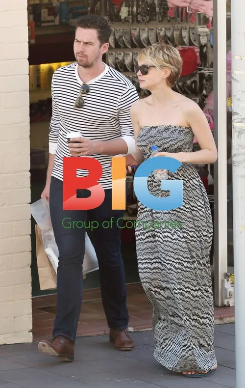 Carey Mulligan and Marcus Mumford Shopping in Sydney