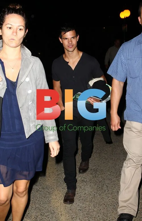 Taylor Lautner Out in Sydney
