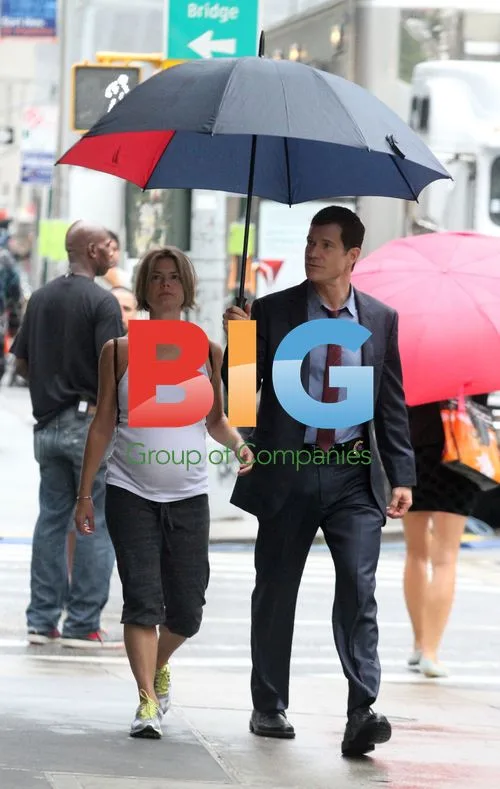 Dylan Walsh with Pregnant Girlfriend in NYC