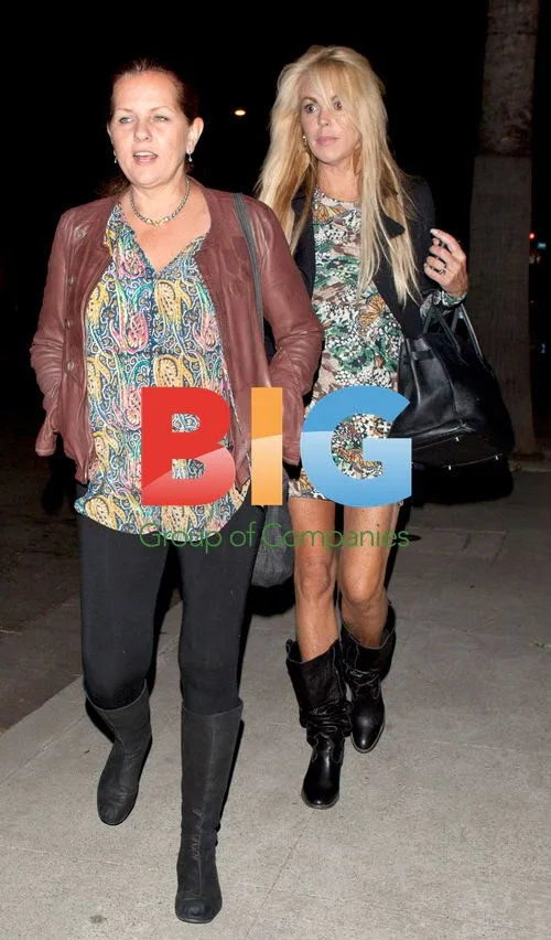 Lindsay Lohan and Dina Lohan Spotted Drinking