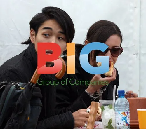 Leah Weller and Tomo Kurata at Reading Festival