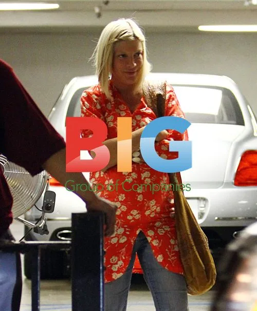 Tori Spelling Pregnant