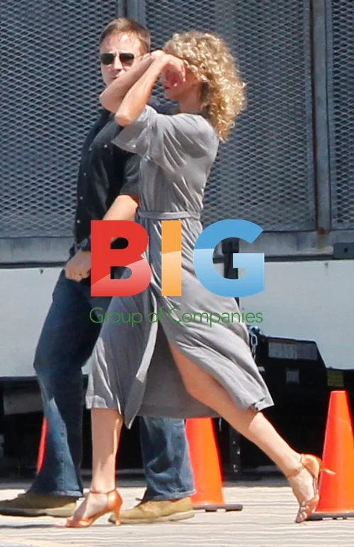 Cameron Diaz & Cheryl Cole on "What to Expect" set