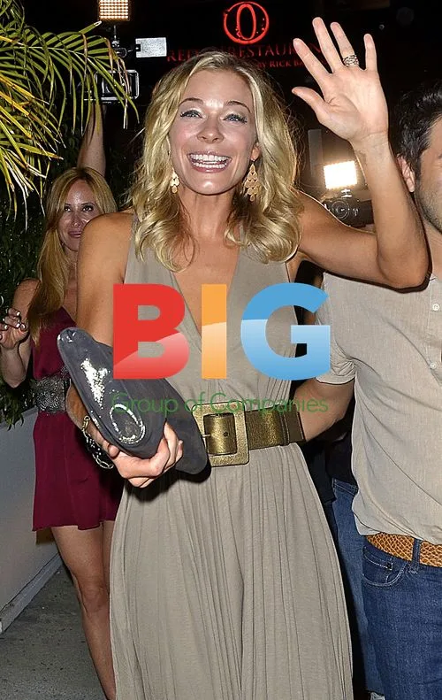 LeAnn Rimes Laughed at Paparazzi