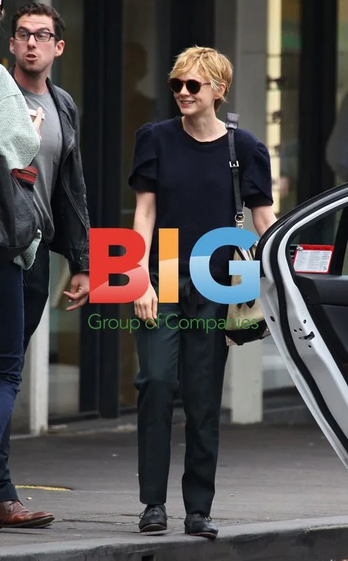 Carey Mulligan Shopping in Sydney