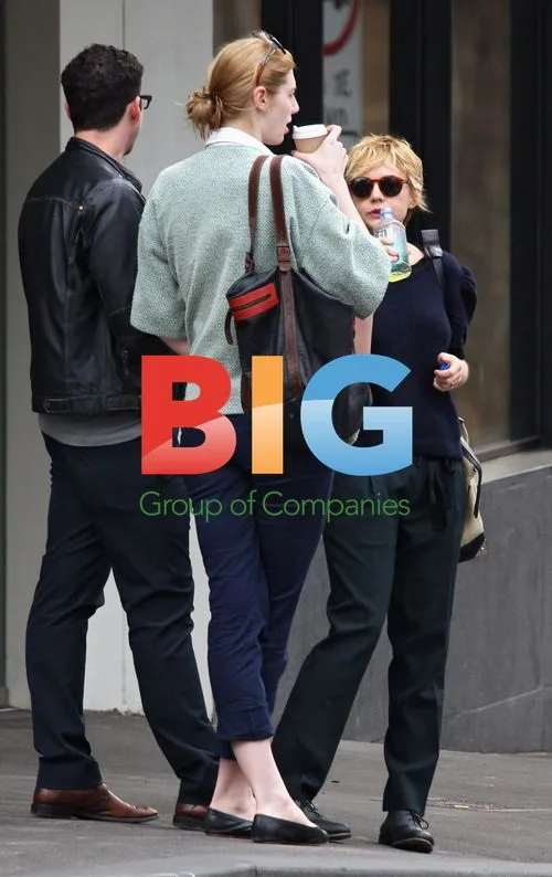 Carey Mulligan goes shopping in Sydney