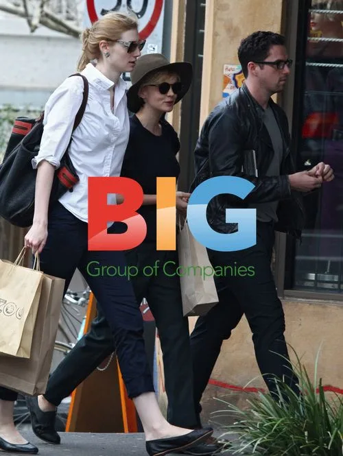Carey Mulligan Shopping in Sydney
