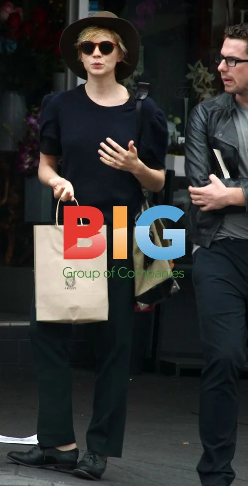 Carey Mulligan shopping in Sydney