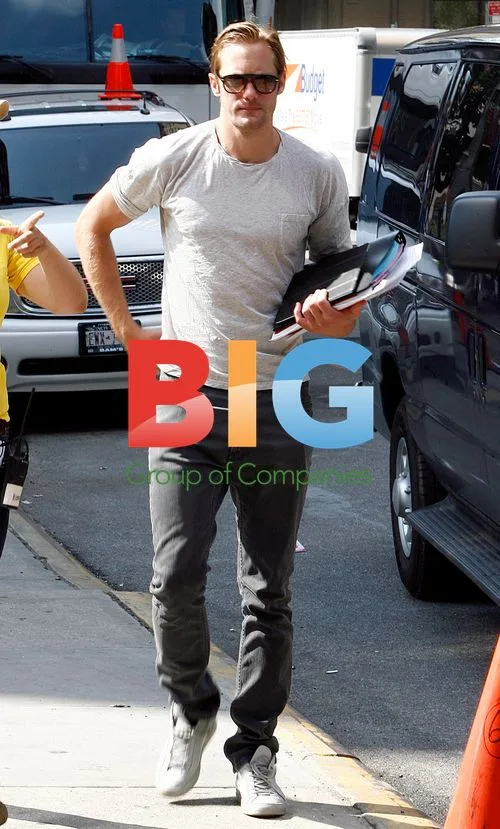 Alexander Skarsgård on 'What Maisie Knew' Set