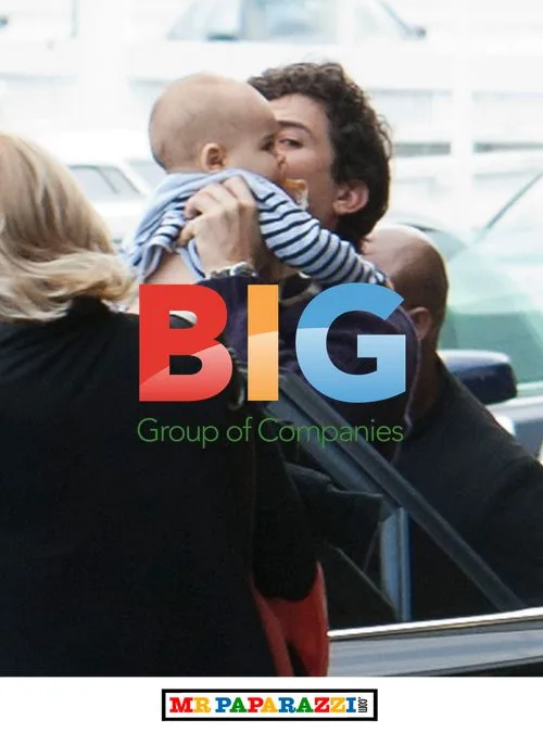 Orlando Bloom with baby Flynn at Sydney Airport