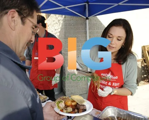 Actress Patricia Heaton serves food at Hollywood event