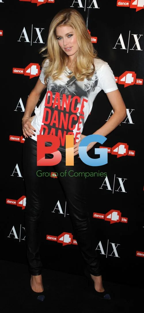Doutzen Kroes unveils Dance4life T-shirt
