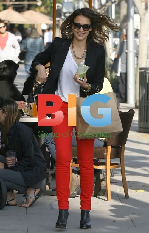 Jessica Alba Grabs Coffee in LA