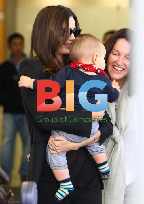 Miranda Kerr and son Flynn at Sydney Airport