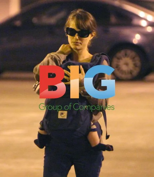 Natalie Portman with family in Santa Monica