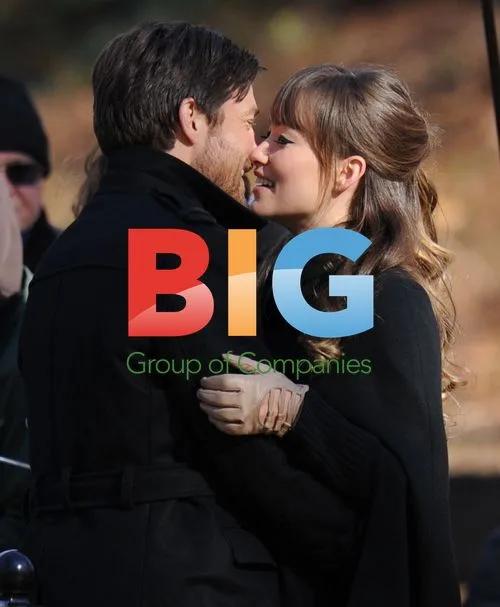 Olivia Wilde and Jason Bateman on "The Longest Week" set