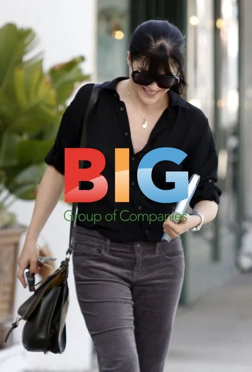 Selma Blair Leaves LA Bookstore