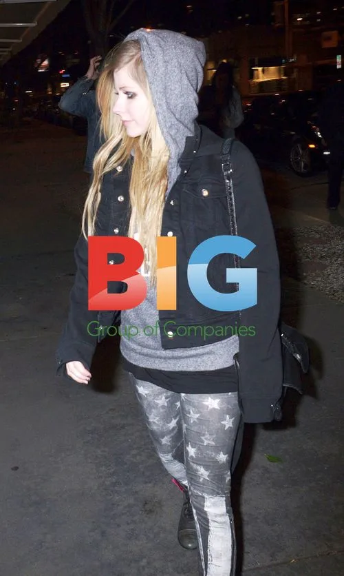 Avril Lavigne and ex-husband Deryck Whibley catch up over dinner
