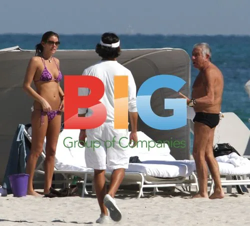 Roberto Cavalli and Girlfriend at Miami Beach