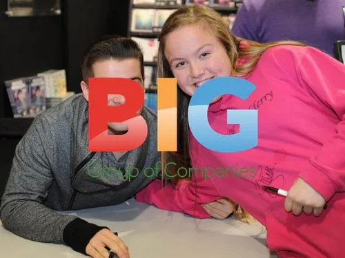 Joe McElderry Signs New Album at HMV Middlesbrough