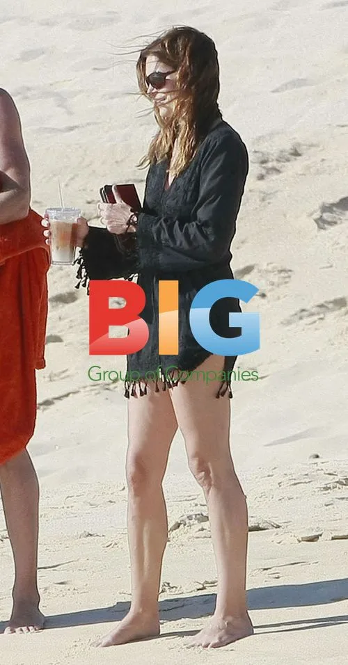 Cindy Crawford and Rande Gerber on Beach Vacation