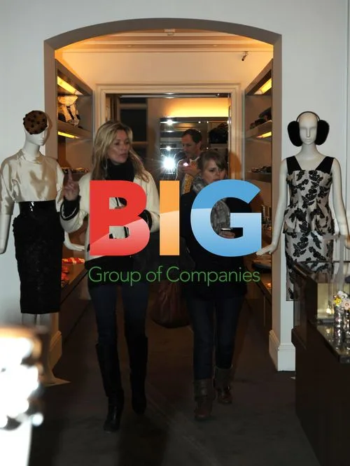 Kate Moss Visits London Clinic and Restaurant