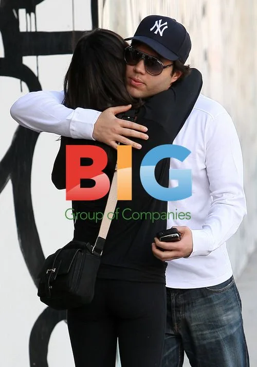 Zoe Saldana Hugging Friend After Lunch