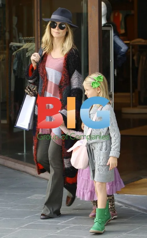 Heidi Klum Shopping with Daughters