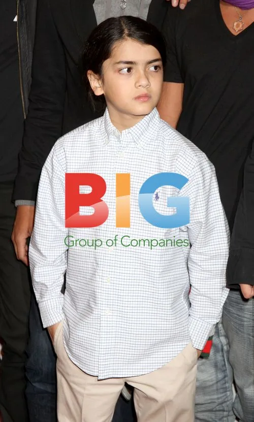 Michael Jackson\'s Children Attend Immortal Tour Premiere