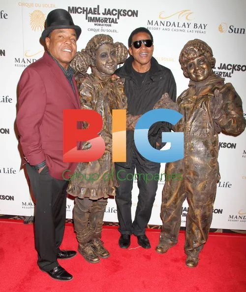 Michael Jackson's Children Attend Cirque du Soleil Premiere