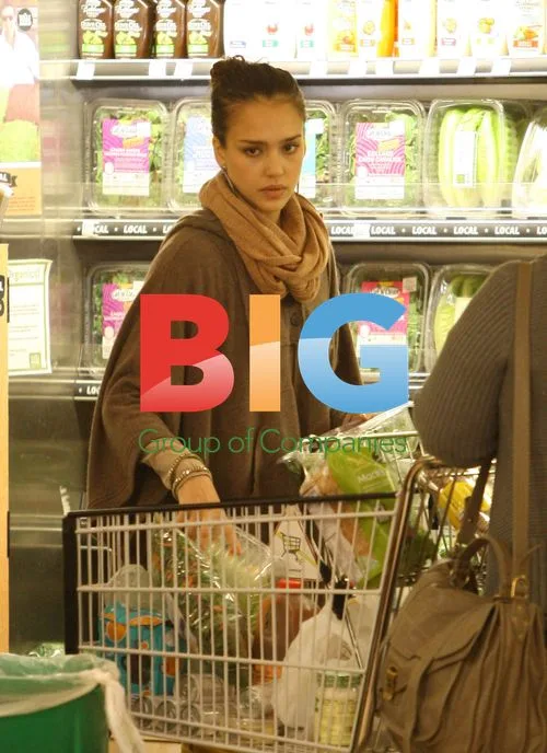 Jessica Alba with Family in Beverly Hills
