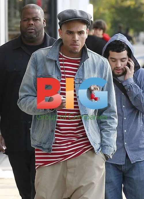 Chris Brown and Girlfriend Shopping in LA