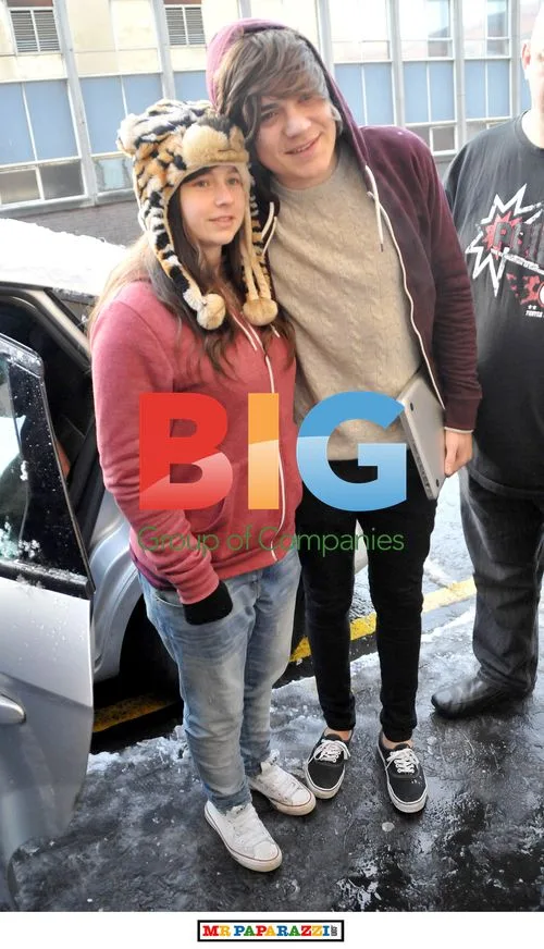 Frankie Cocozza Poses with Fans in Glasgow