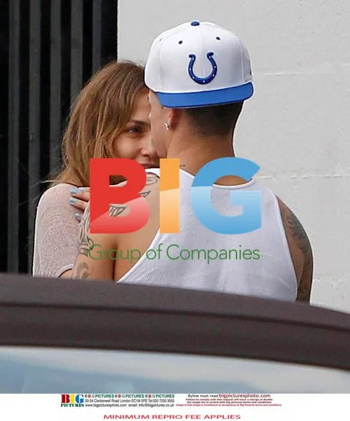 Jennifer Lopez and Casper Smart's Loving Moment