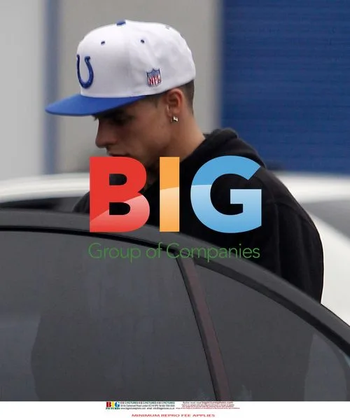 Jennifer Lopez Affectionate with Boyfriend Casper Smart