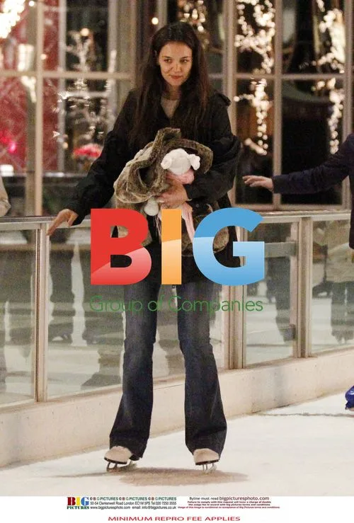 Tom Cruise and Katie Holmes with Suri in Pittsburgh
