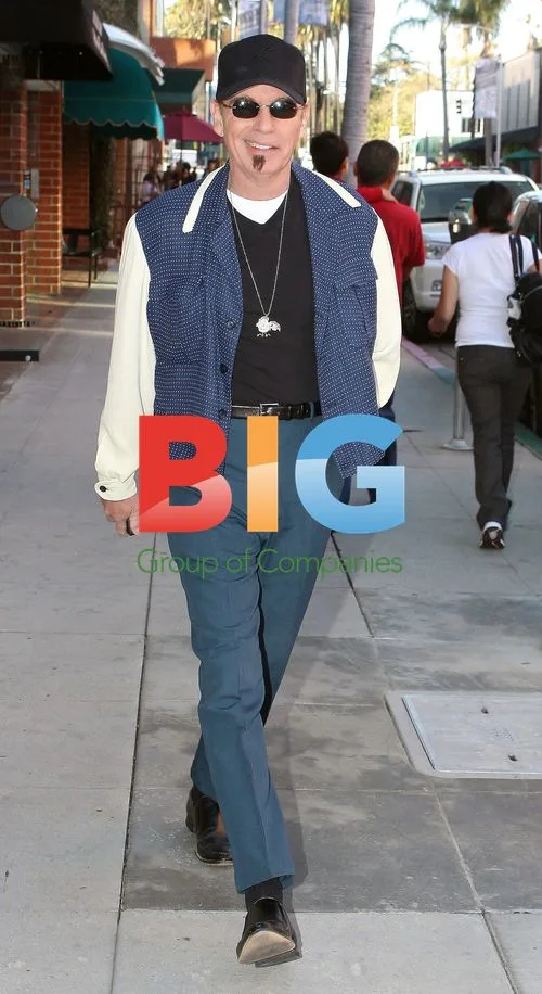 Billy Bob Thornton in Trendy Trousers