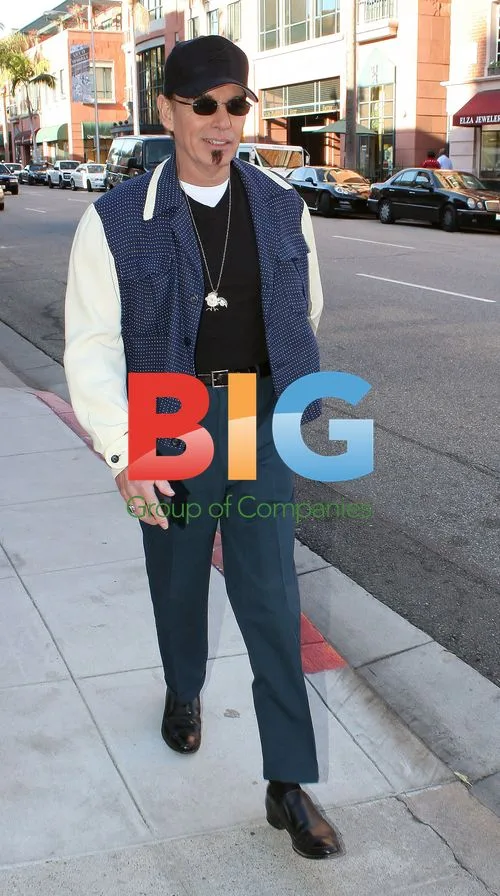 Billy Bob Thornton Spotted in Trendy Look