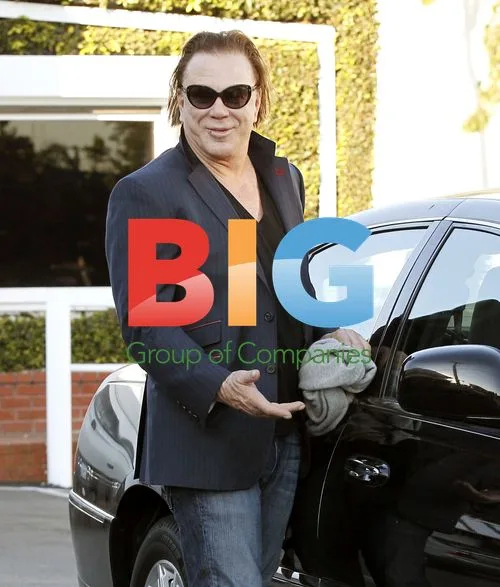 Mickey Rourke Shopping in LA