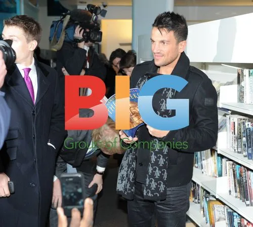 Peter Andre and Boris Johnson Launch 'Love Libraries'