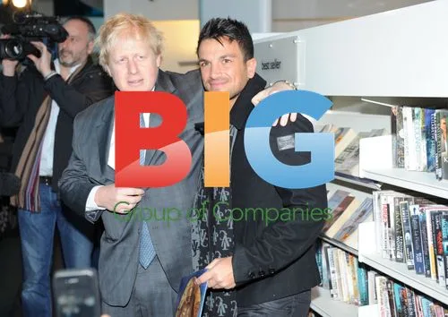 Peter Andre and Boris Johnson Launch 'Love Libraries'