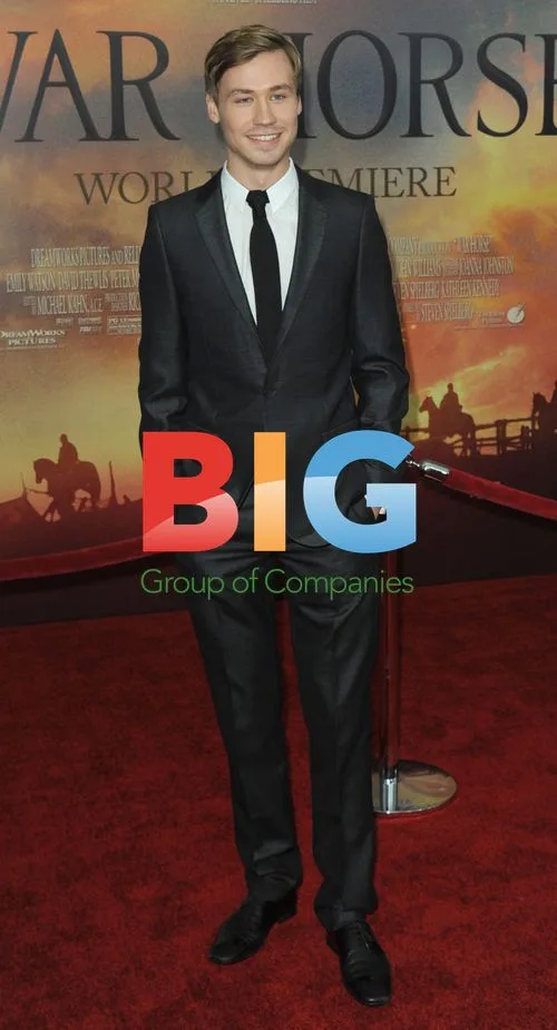Chris Bowe at 'War Horse' Premiere