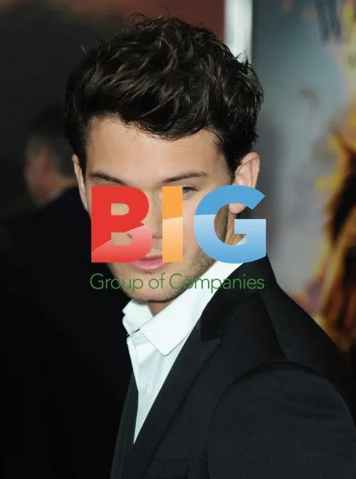 Jeremy Irvine at 'War Horse' Premiere