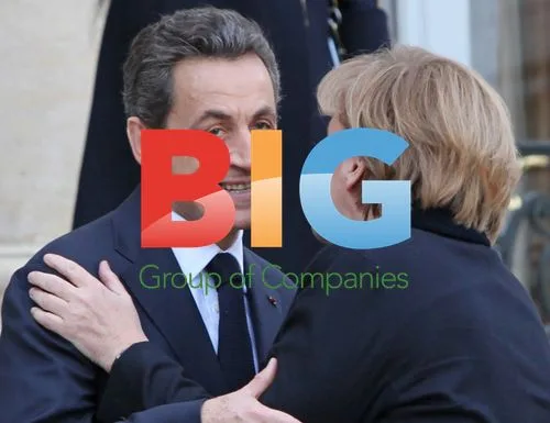 Sarkozy Awaits Merkel at Elysee Palace