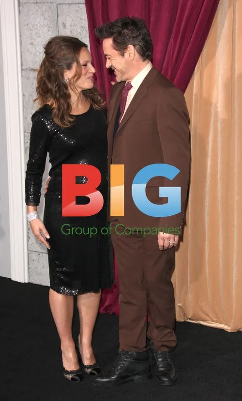 Robert Downey Jr and Susan Downey at 'Sherlock Holmes' premiere