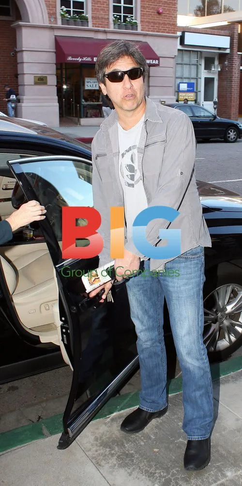 Ray Romano Leaves Doctor's Office in LA