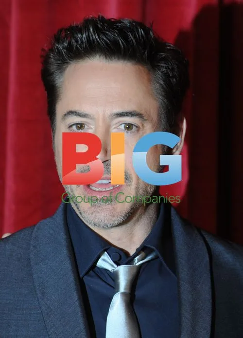 Robert Downey Jr at 'Sherlock Holmes' Premiere
