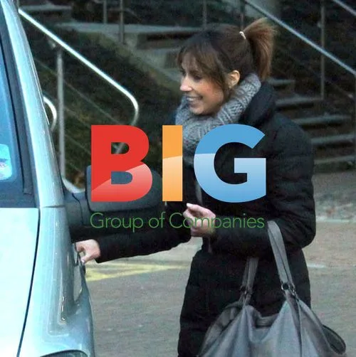 Alex Jones leaves gym, finds driver asleep