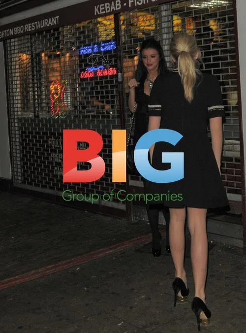 TOWIE Girls Grab Kebab After Night Out