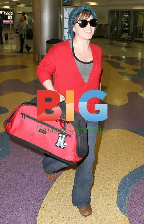 Kelly Clarkson at Miami Airport